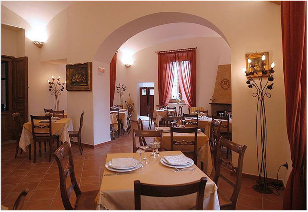 Hotel Ristorante Novecento Касерта Екстериор снимка
