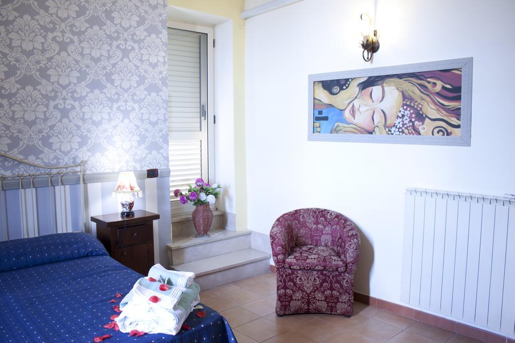 Hotel Ristorante Novecento Касерта Екстериор снимка