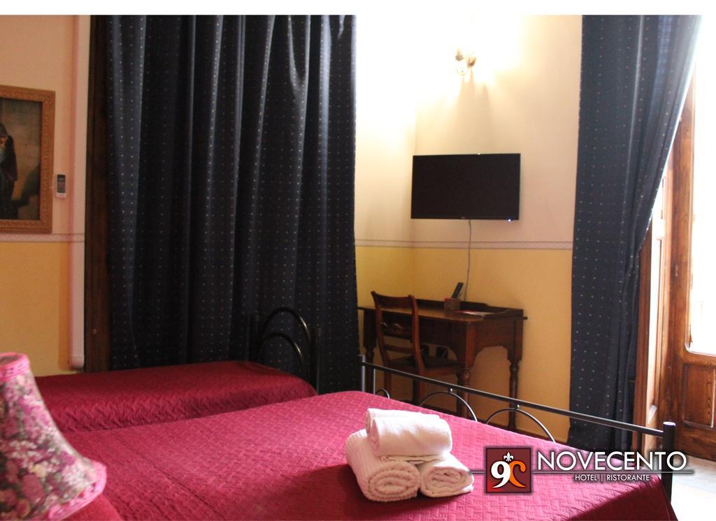 Hotel Ristorante Novecento Касерта Екстериор снимка