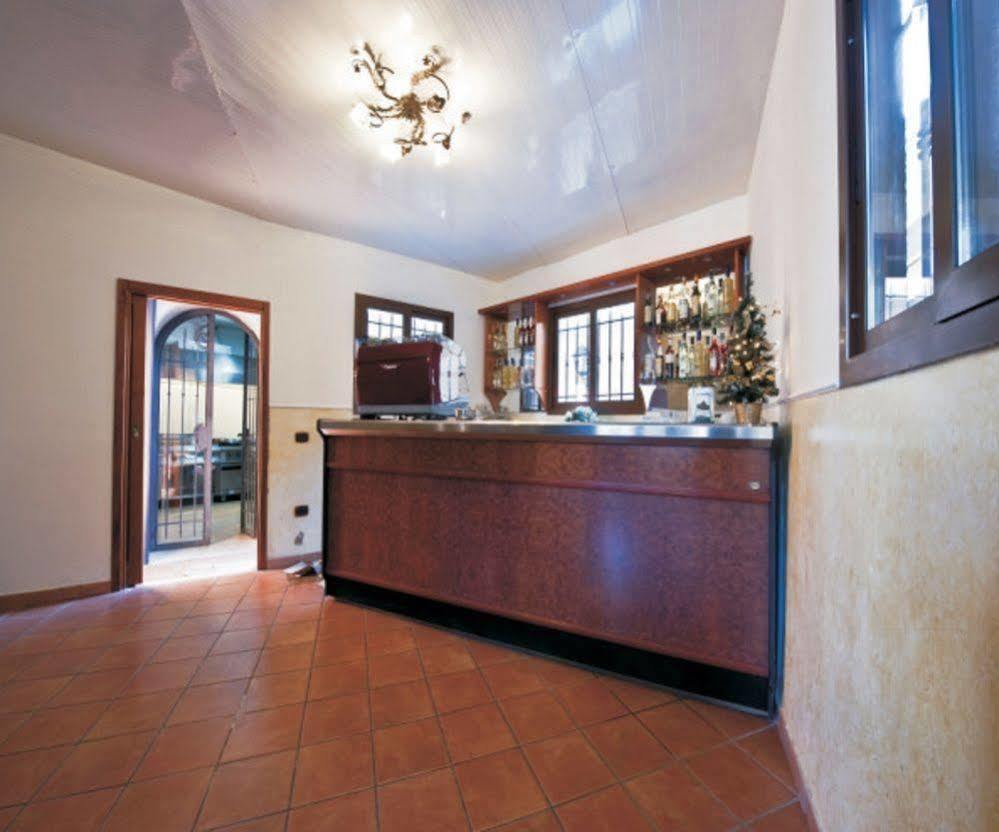Hotel Ristorante Novecento Касерта Екстериор снимка