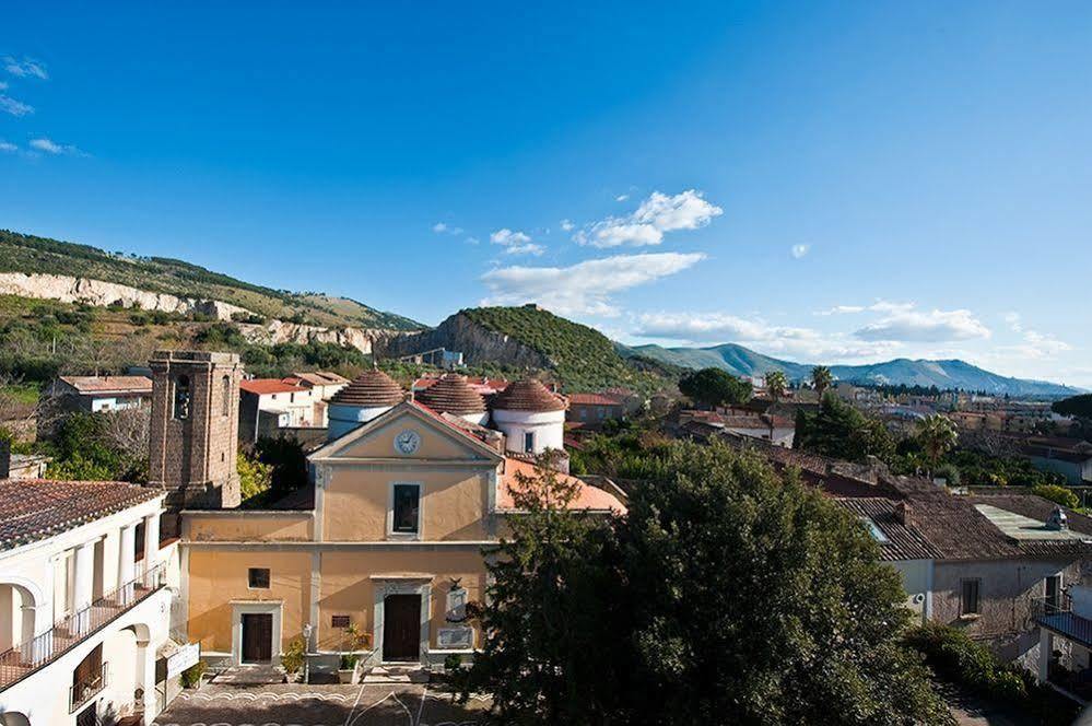 Hotel Ristorante Novecento Касерта Екстериор снимка